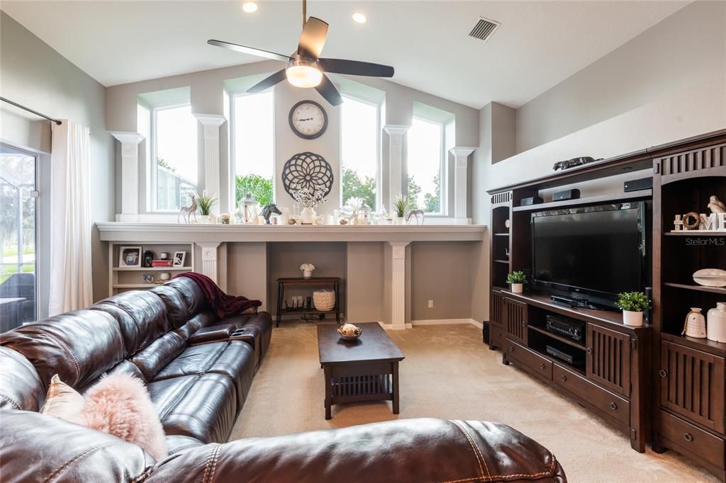 Huge family room with built-in shelving!