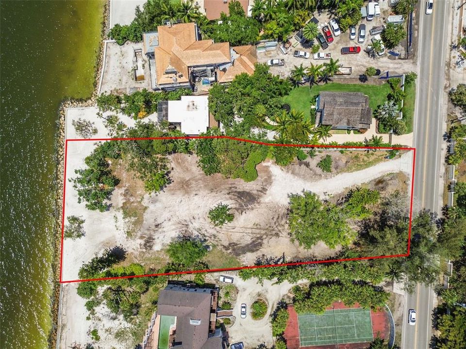 En Venta: $9,975,000 (1.20 acres)