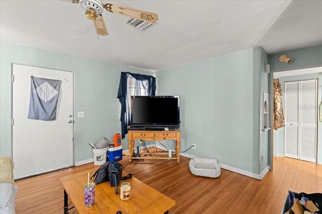 For Sale: $300,000 (2 beds, 2 baths, 1330 Square Feet)