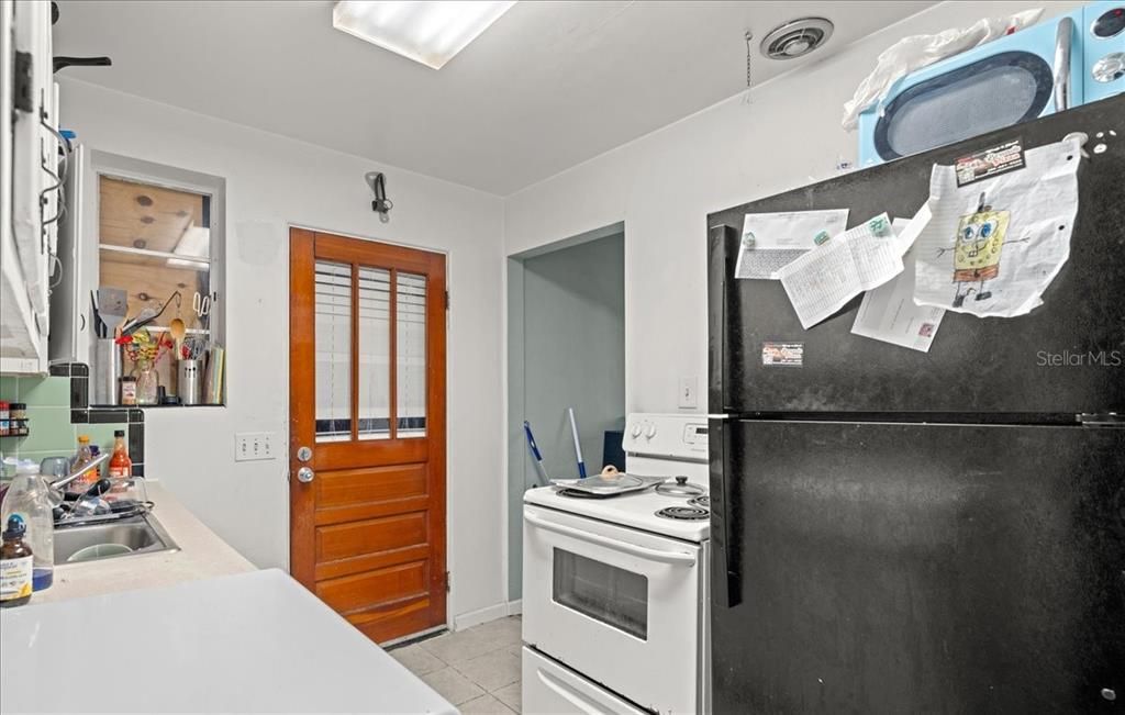 For Sale: $300,000 (2 beds, 2 baths, 1330 Square Feet)