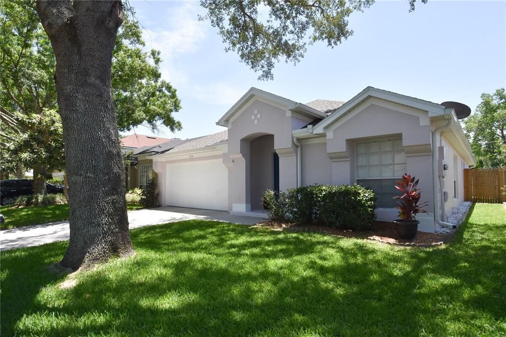 Active With Contract: $2,450 (4 beds, 2 baths, 1936 Square Feet)