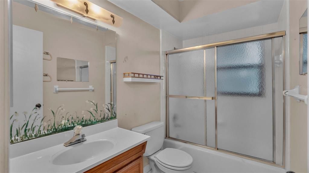 For Sale: $299,900 (2 beds, 2 baths, 1789 Square Feet)