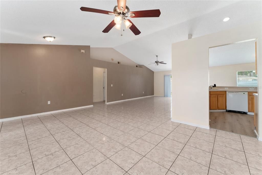 For Rent: $1,800 (3 beds, 2 baths, 1768 Square Feet)