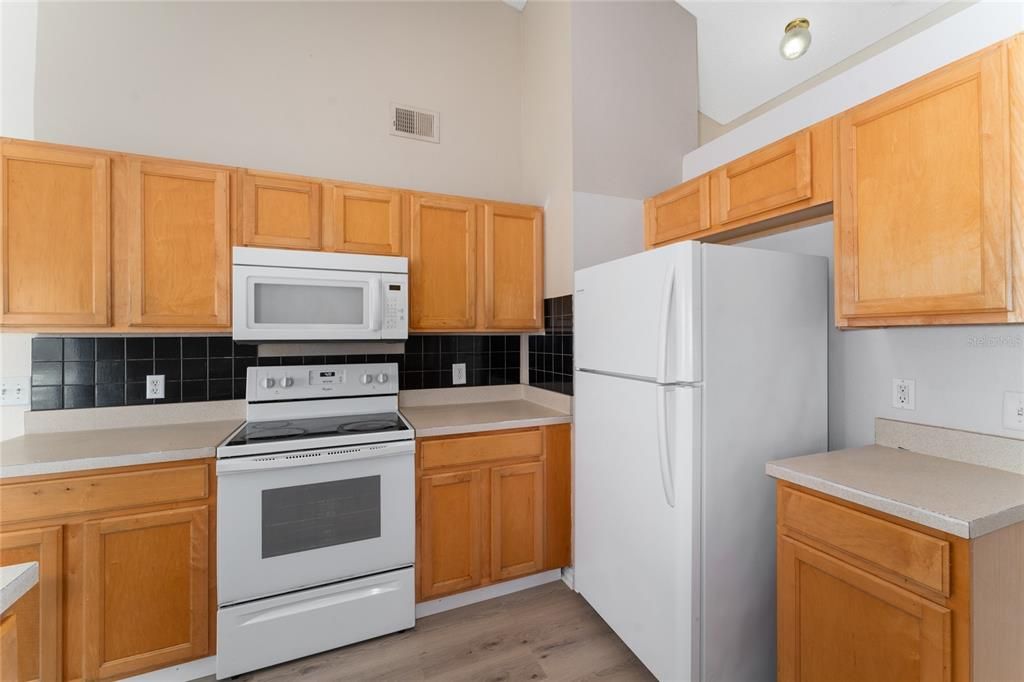 For Rent: $1,800 (3 beds, 2 baths, 1768 Square Feet)