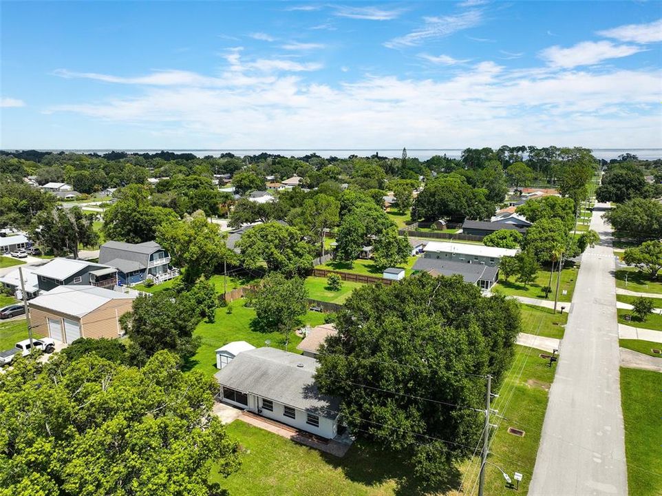 Active With Contract: $265,000 (2 beds, 1 baths, 832 Square Feet)