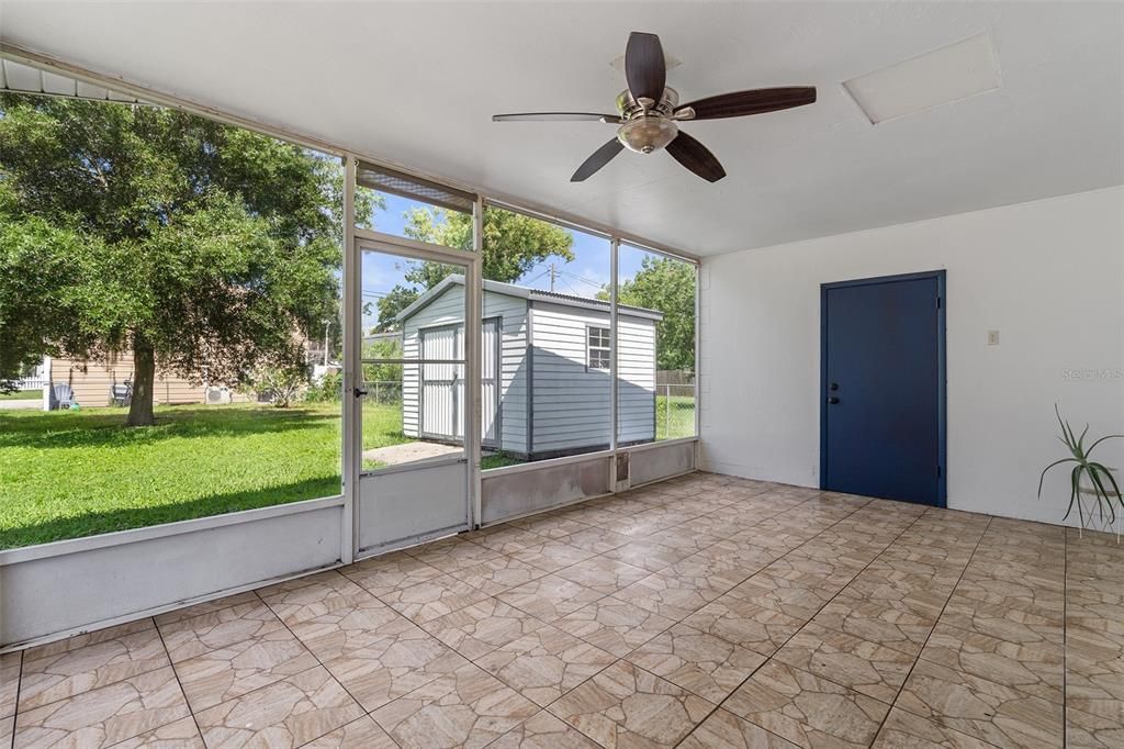 Active With Contract: $265,000 (2 beds, 1 baths, 832 Square Feet)