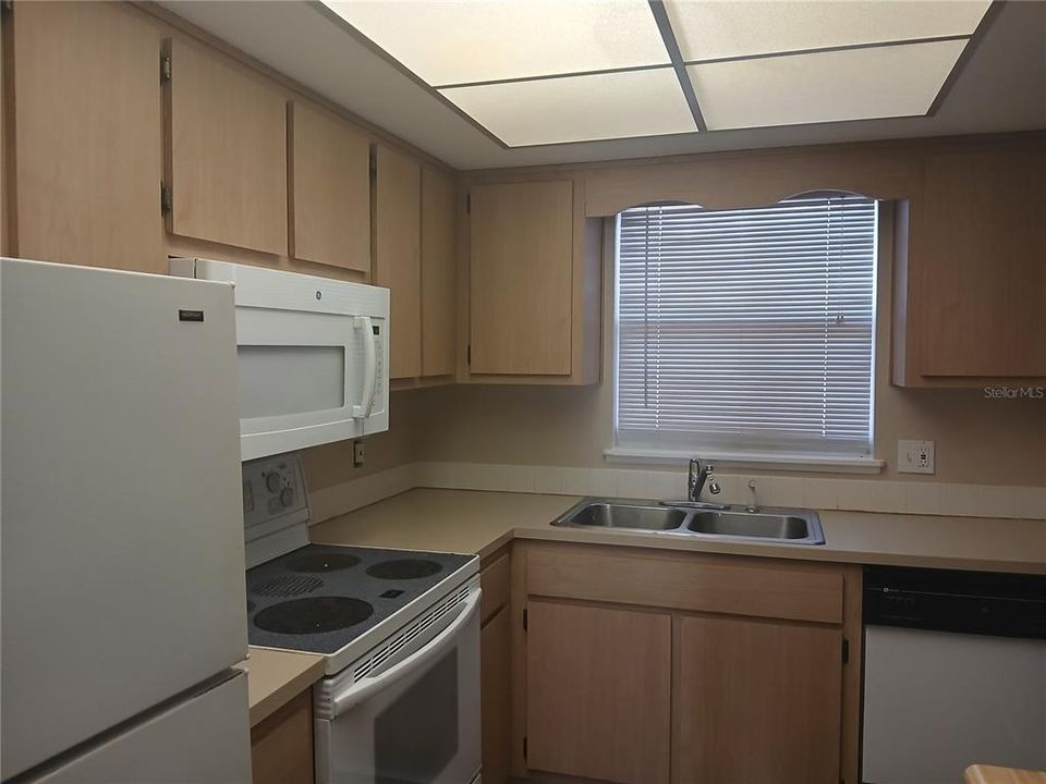 For Rent: $1,350 (2 beds, 1 baths, 1152 Square Feet)