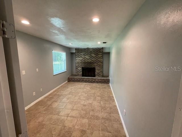 For Rent: $1,395 (3 beds, 2 baths, 2019 Square Feet)