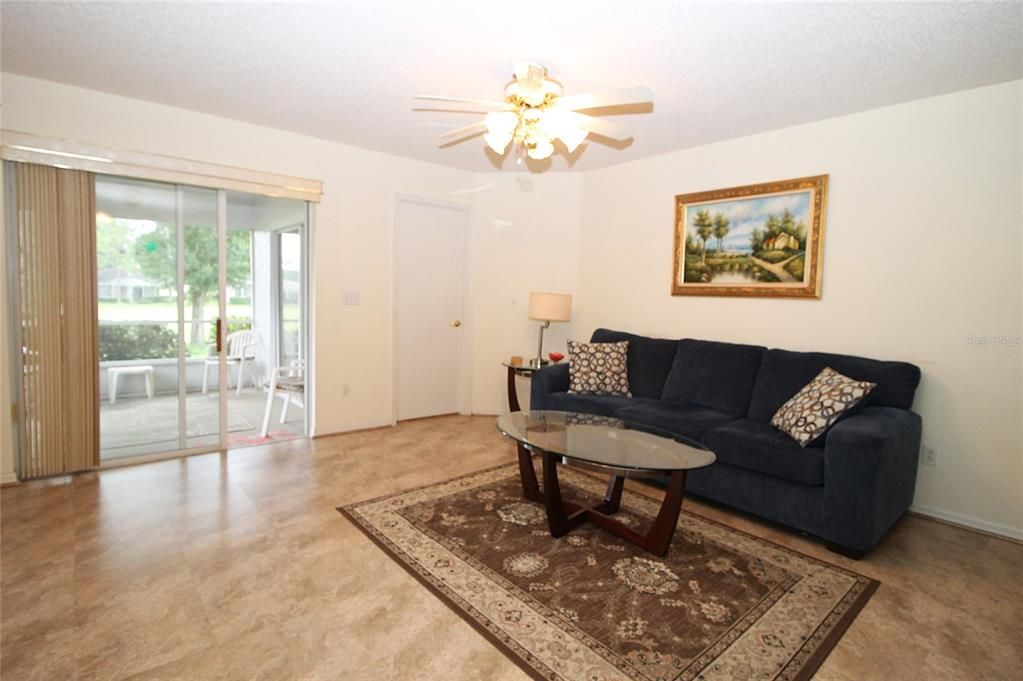 For Sale: $349,000 (2 beds, 2 baths, 1363 Square Feet)