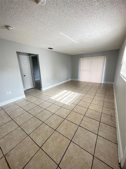 For Rent: $1,439 (2 beds, 1 baths, 914 Square Feet)