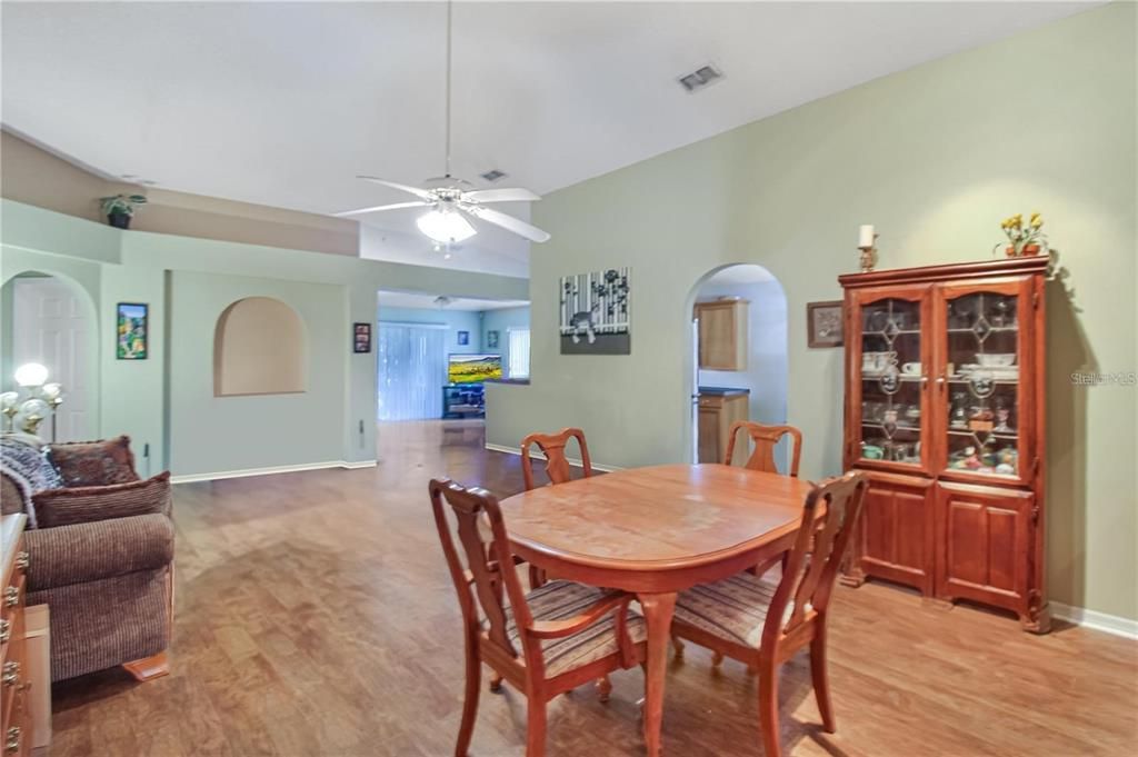 For Sale: $444,800 (4 beds, 2 baths, 1874 Square Feet)