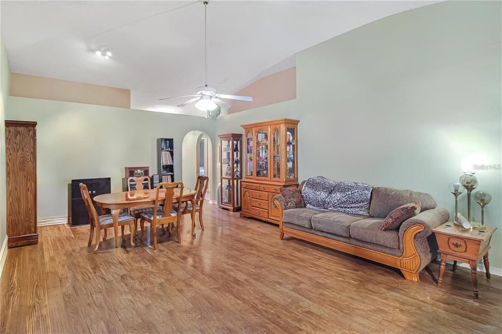 For Sale: $444,800 (4 beds, 2 baths, 1874 Square Feet)