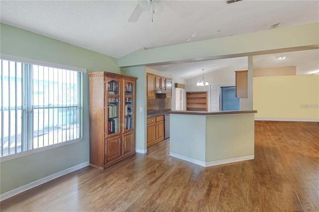 For Sale: $444,800 (4 beds, 2 baths, 1874 Square Feet)