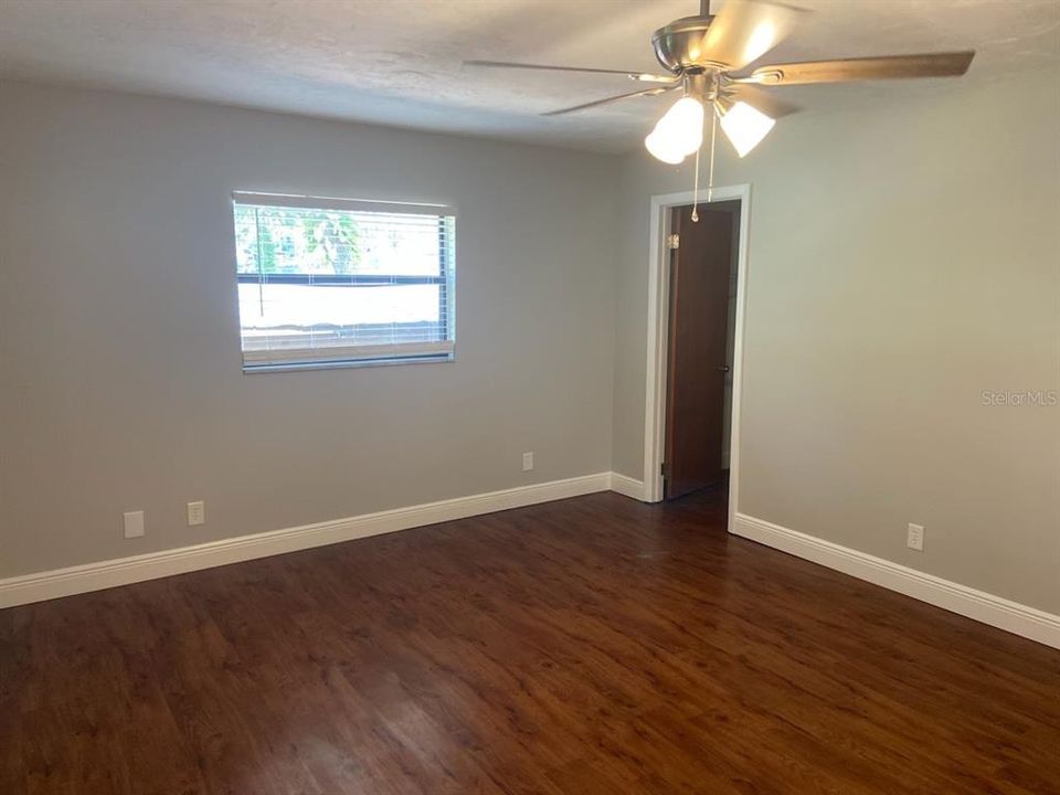 Active With Contract: $299,900 (3 beds, 2 baths, 1569 Square Feet)