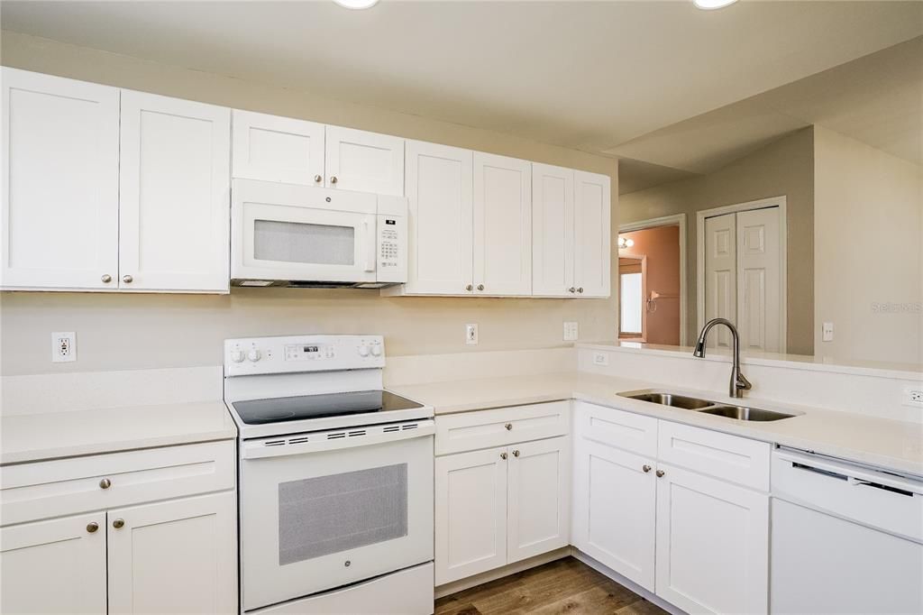 For Rent: $2,095 (3 beds, 2 baths, 1584 Square Feet)