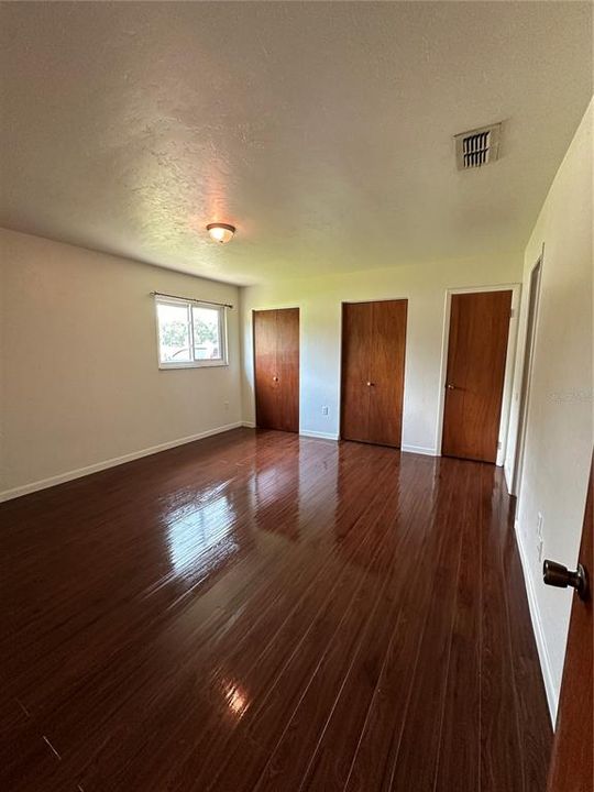 For Rent: $1,500 (3 beds, 2 baths, 1300 Square Feet)