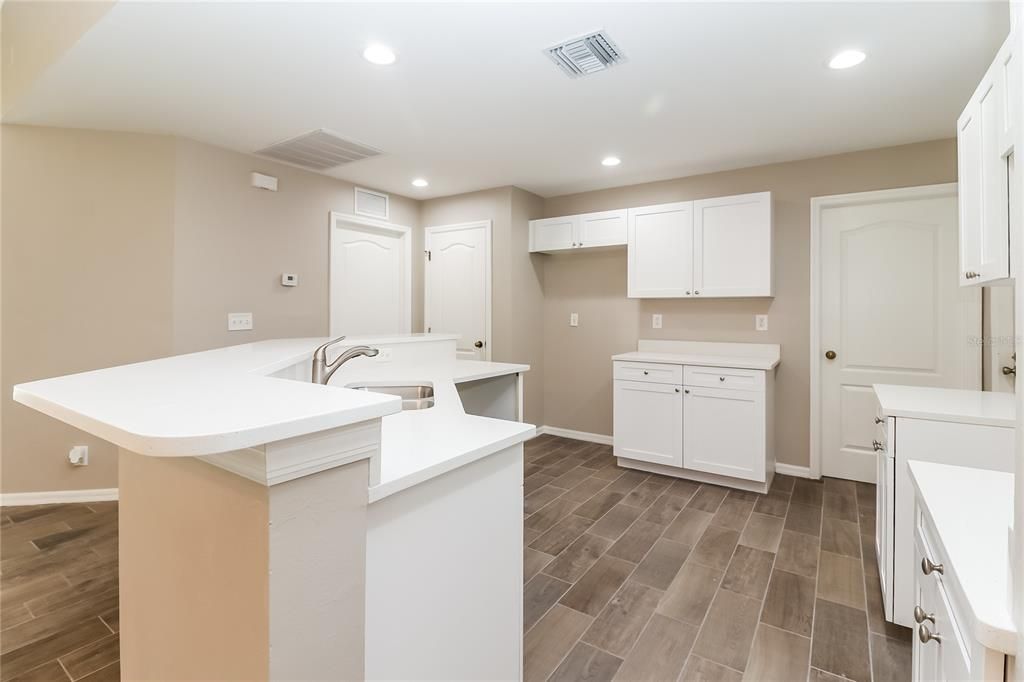 For Rent: $1,760 (3 beds, 2 baths, 1418 Square Feet)