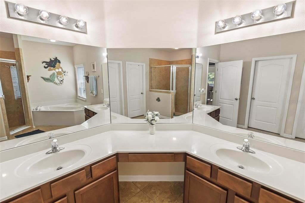 Main double vanity with sitting area