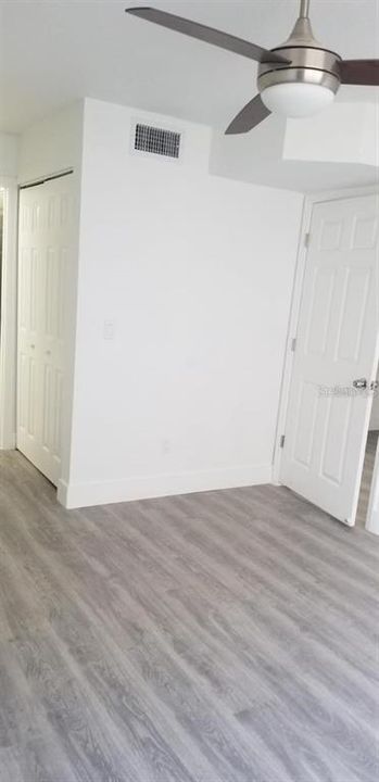 Active With Contract: $1,450 (1 beds, 1 baths, 574 Square Feet)