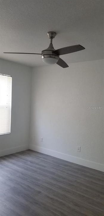 Active With Contract: $1,450 (1 beds, 1 baths, 574 Square Feet)