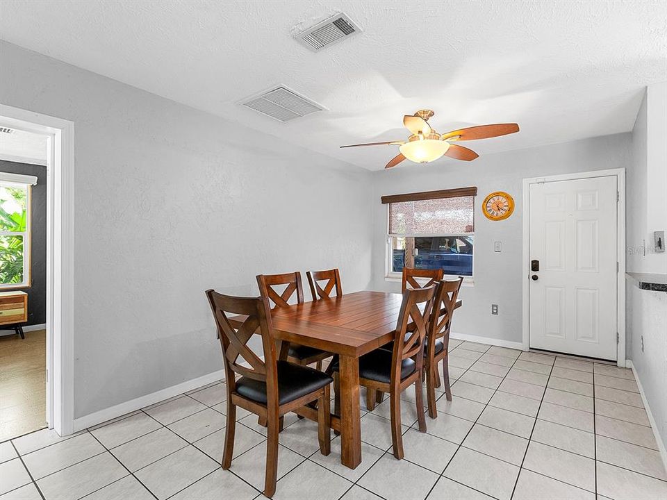 For Rent: $2,600 (3 beds, 2 baths, 1493 Square Feet)