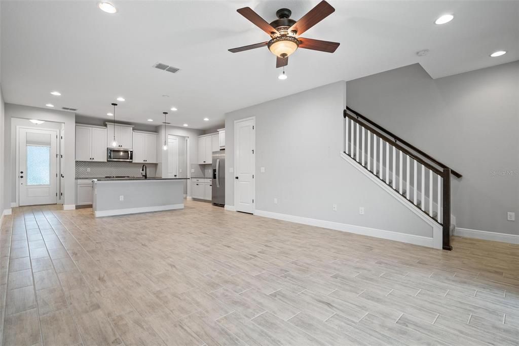 For Sale: $424,900 (3 beds, 2 baths, 1888 Square Feet)