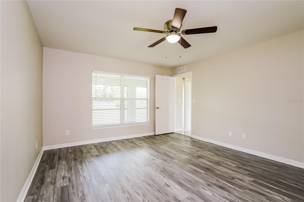 For Rent: $2,100 (3 beds, 2 baths, 1619 Square Feet)