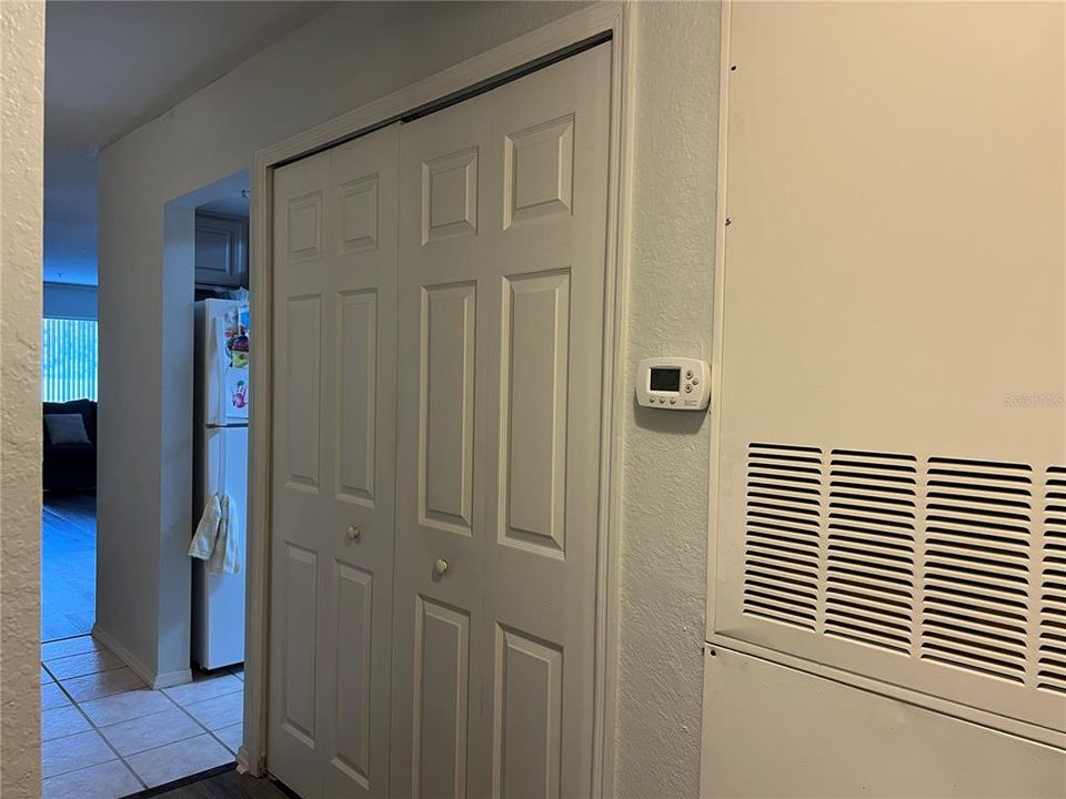 For Sale: $199,000 (1 beds, 1 baths, 861 Square Feet)