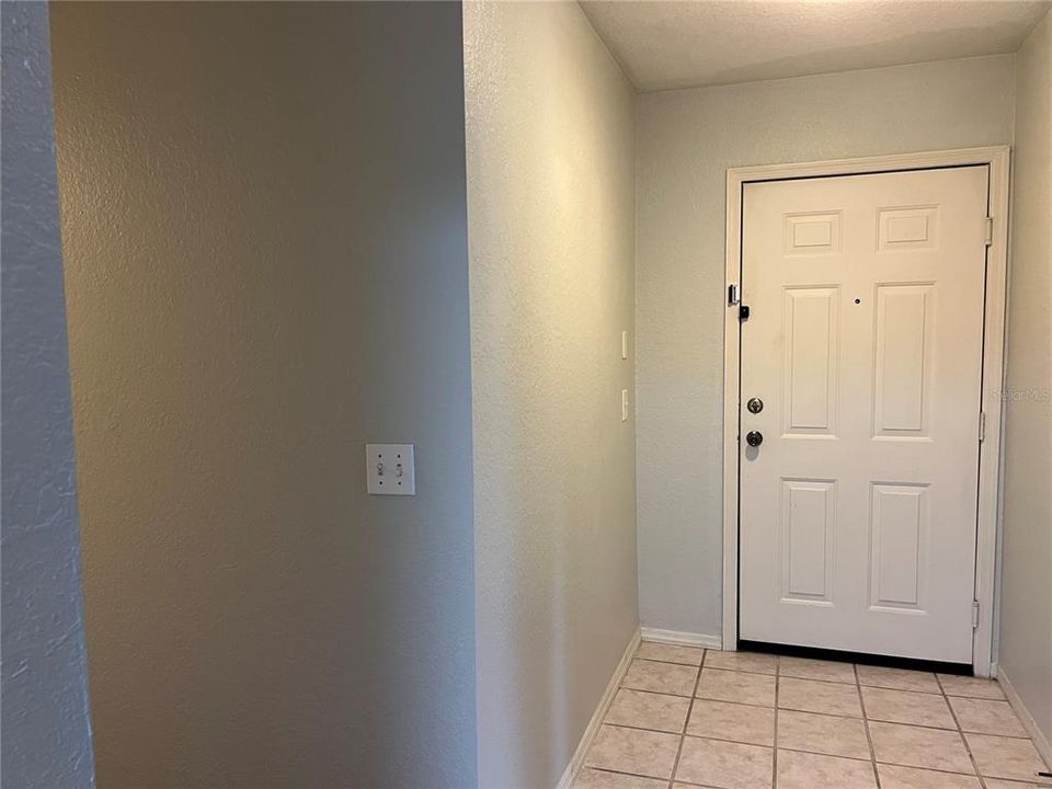 For Sale: $199,000 (1 beds, 1 baths, 861 Square Feet)