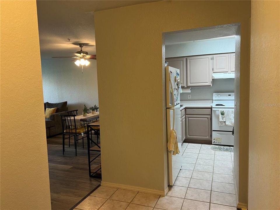 For Sale: $199,000 (1 beds, 1 baths, 861 Square Feet)