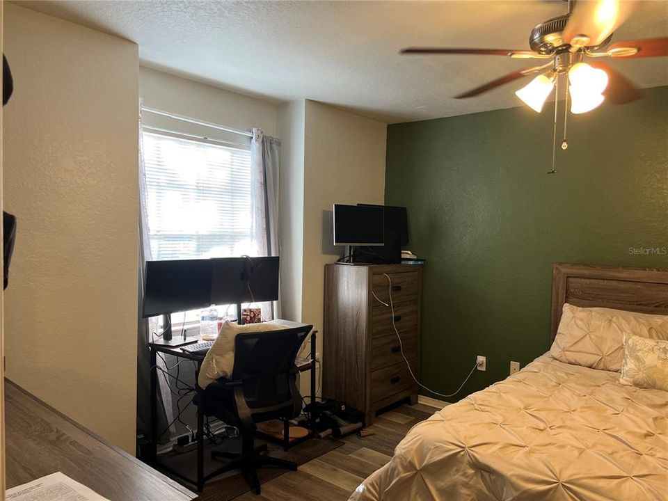 For Sale: $199,000 (1 beds, 1 baths, 861 Square Feet)