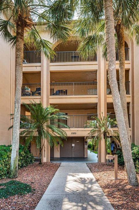 A pleasant walkway leading to the unit’s entrance, designed for comfort and ease of navigation.