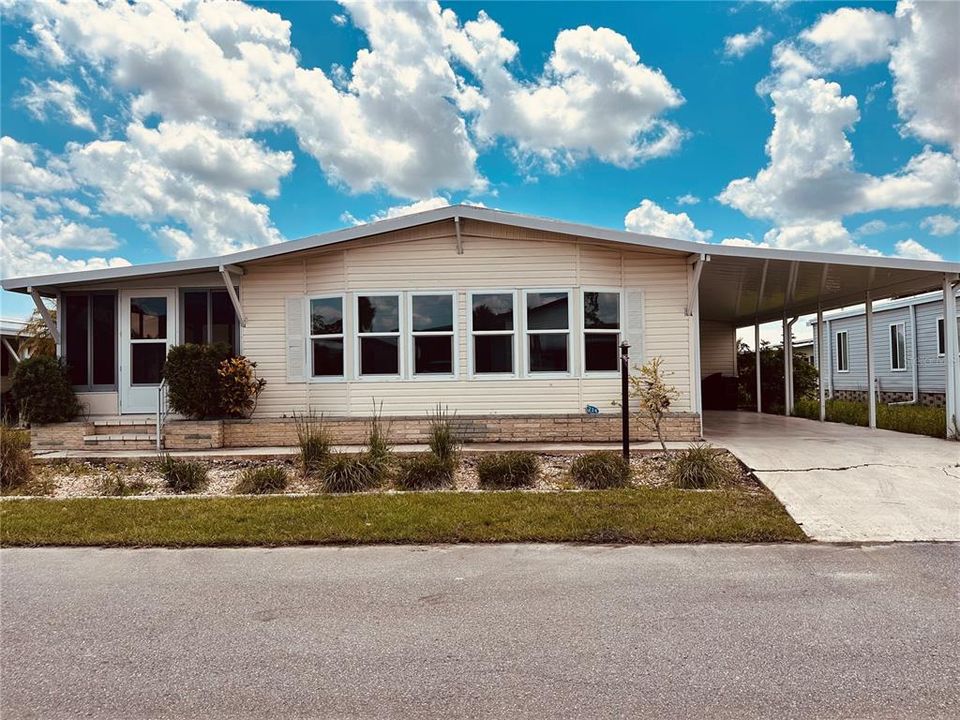 Recently Sold: $124,900 (2 beds, 2 baths, 989 Square Feet)