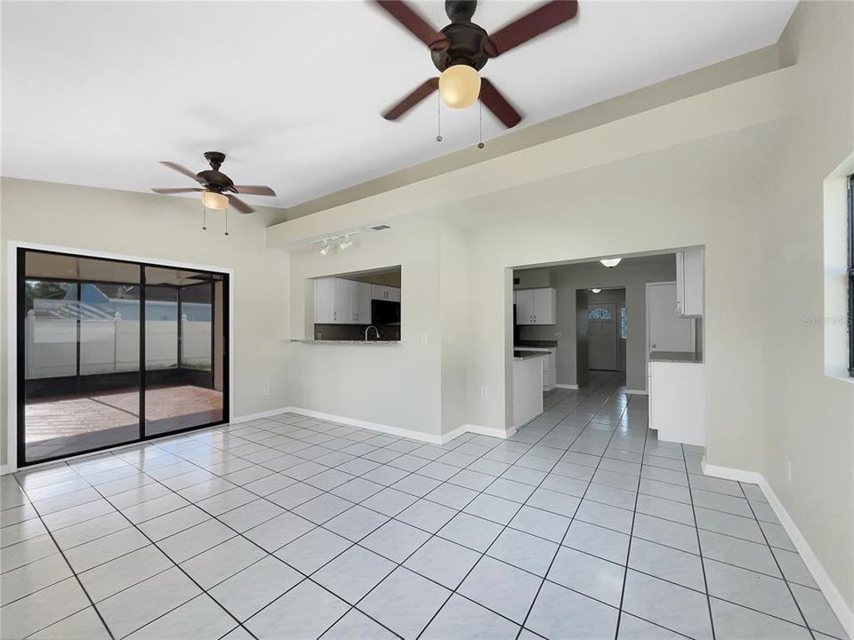 Active With Contract: $475,000 (4 beds, 2 baths, 1964 Square Feet)