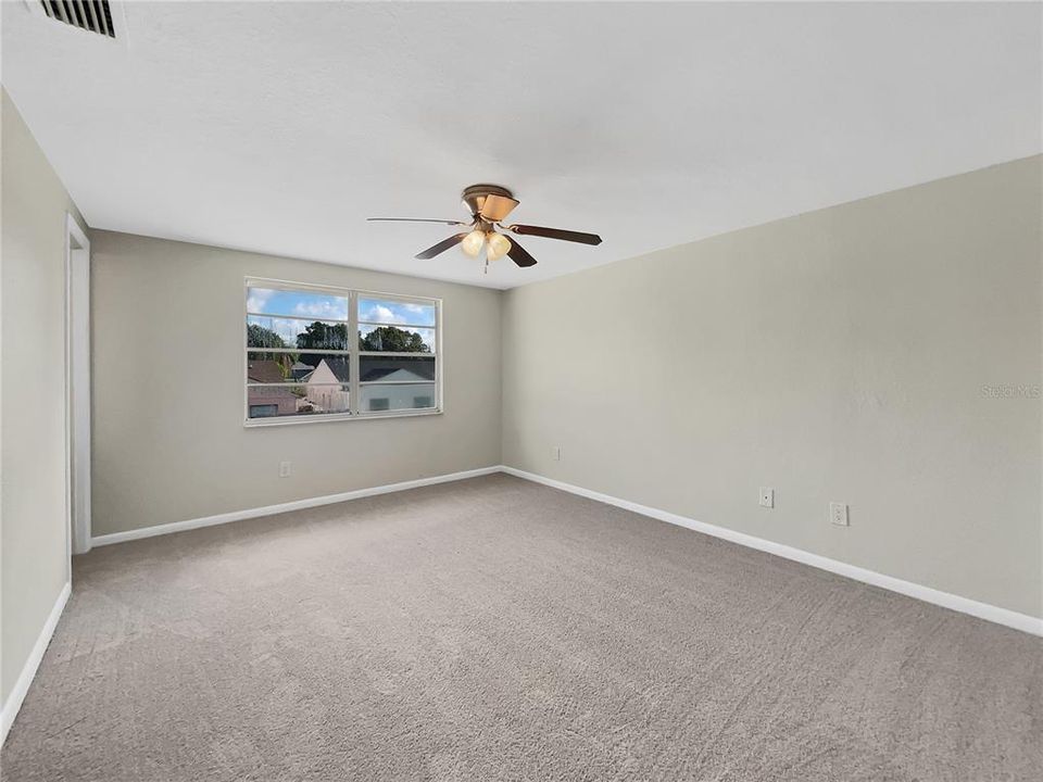 Active With Contract: $475,000 (4 beds, 2 baths, 1964 Square Feet)