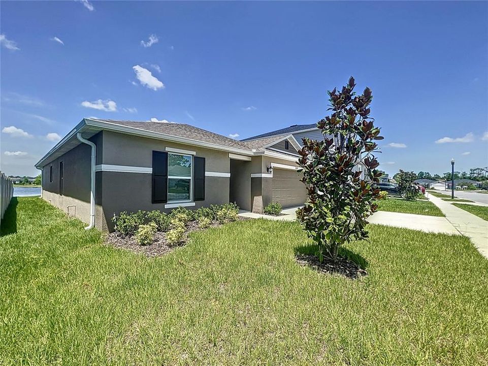 Active With Contract: $2,400 (4 beds, 2 baths, 1696 Square Feet)