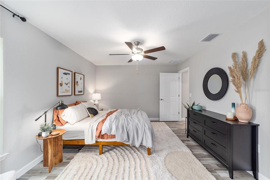 Active With Contract: $259,900 (3 beds, 2 baths, 1315 Square Feet)