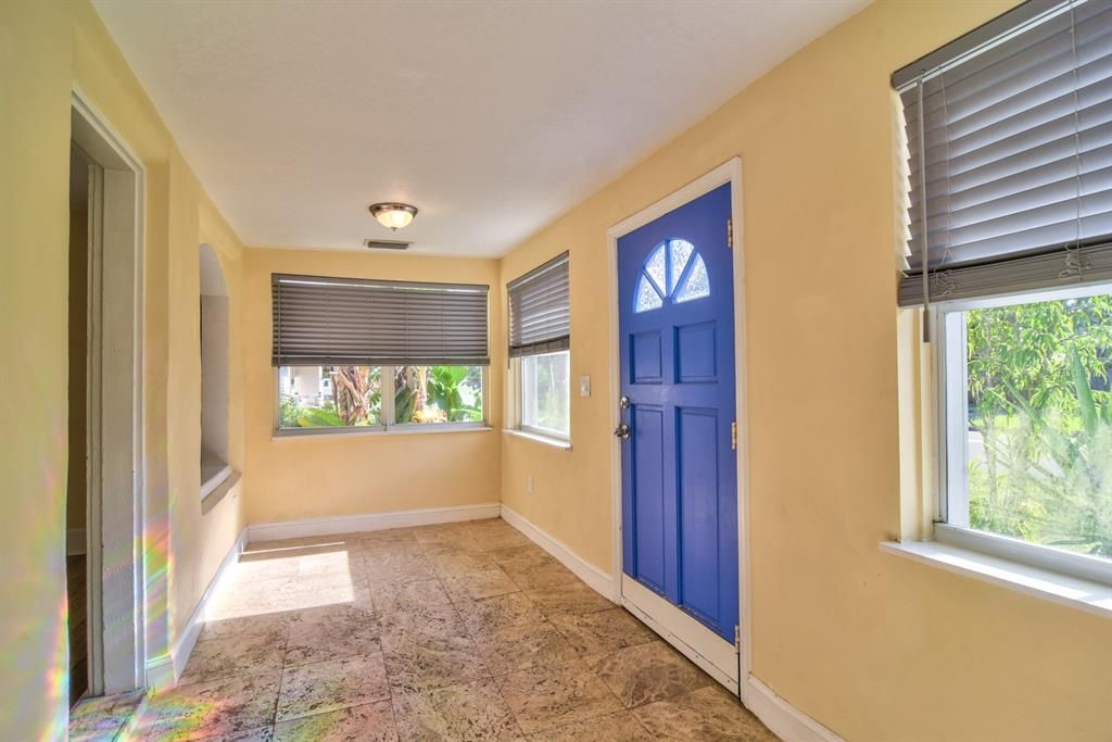 Active With Contract: $2,250 (3 beds, 2 baths, 1467 Square Feet)