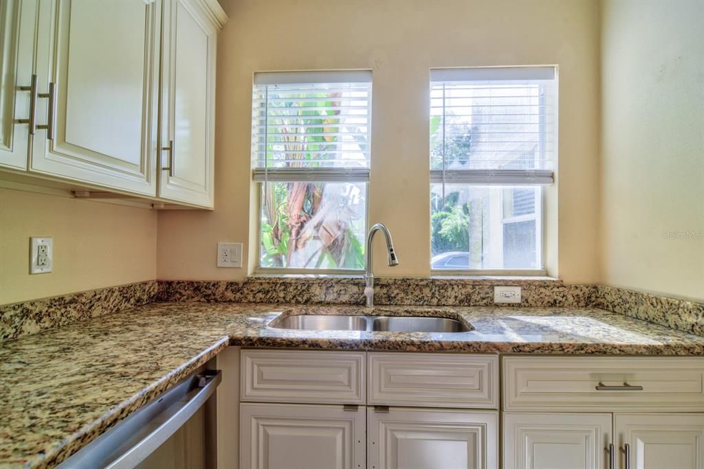 Active With Contract: $2,250 (3 beds, 2 baths, 1467 Square Feet)