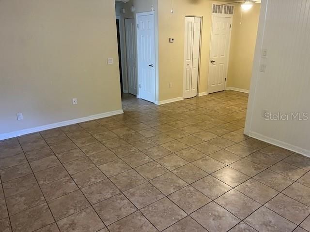 For Rent: $1,195 (2 beds, 1 baths, 868 Square Feet)