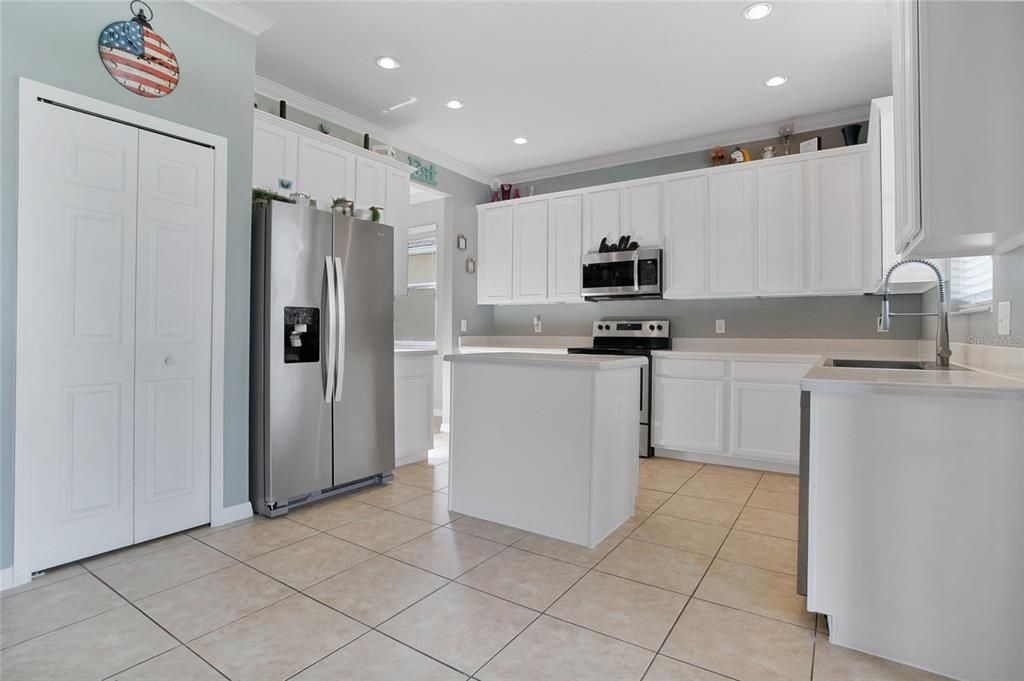 Active With Contract: $475,000 (4 beds, 2 baths, 2124 Square Feet)