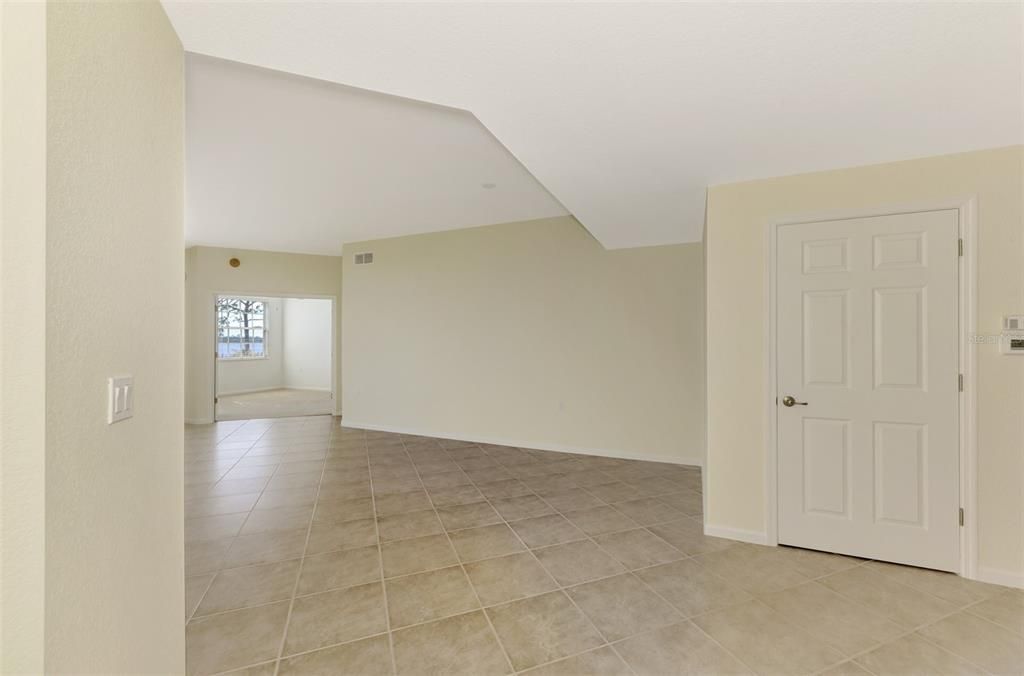 For Sale: $349,000 (2 beds, 2 baths, 1632 Square Feet)