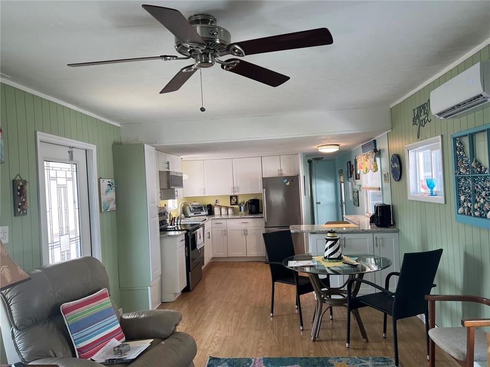 Active With Contract: $110,000 (2 beds, 1 baths, 672 Square Feet)