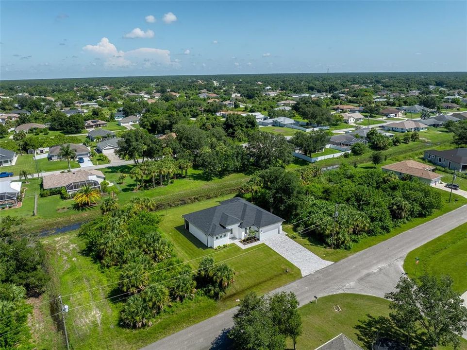 For Sale: $469,000 (3 beds, 2 baths, 1834 Square Feet)