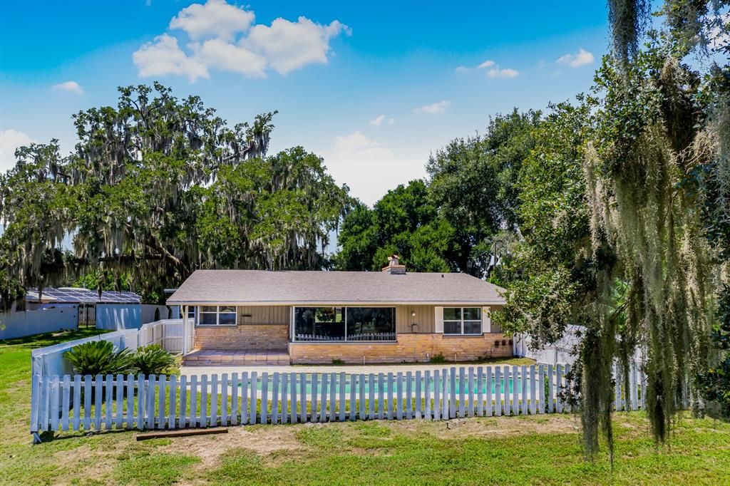 For Sale: $450,000 (3 beds, 2 baths, 2028 Square Feet)