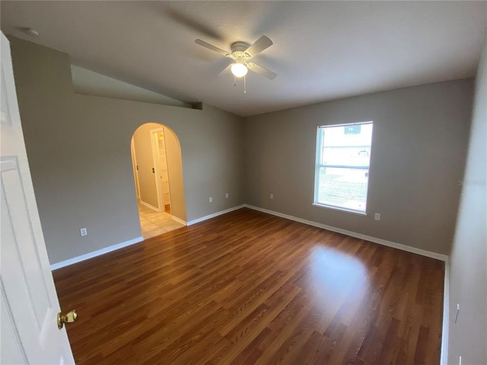 For Rent: $1,995 (3 beds, 2 baths, 1600 Square Feet)