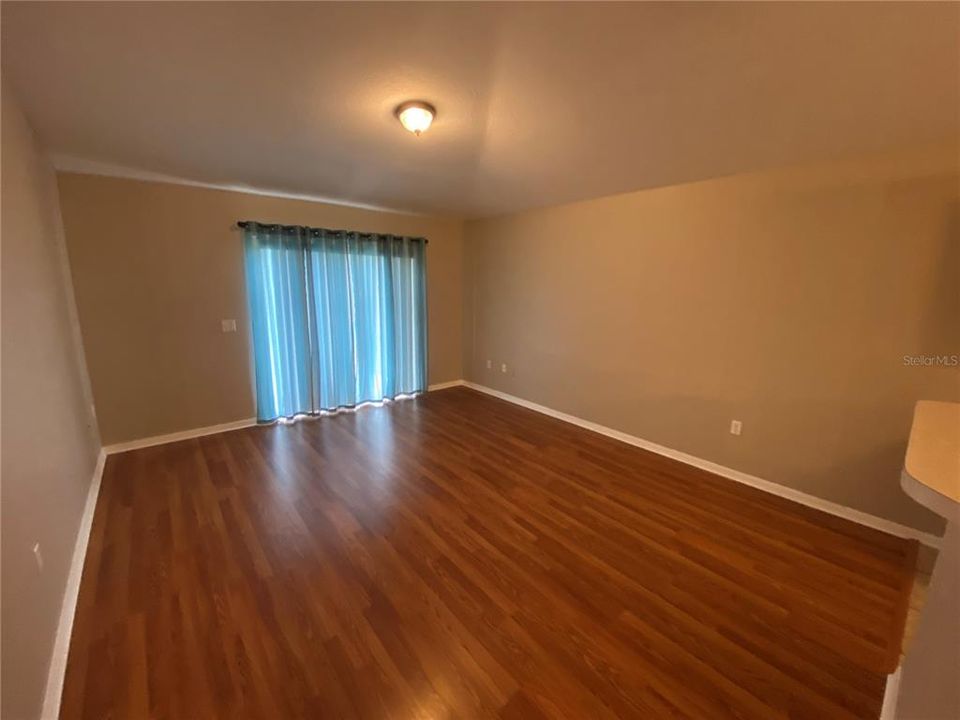 For Rent: $1,995 (3 beds, 2 baths, 1600 Square Feet)