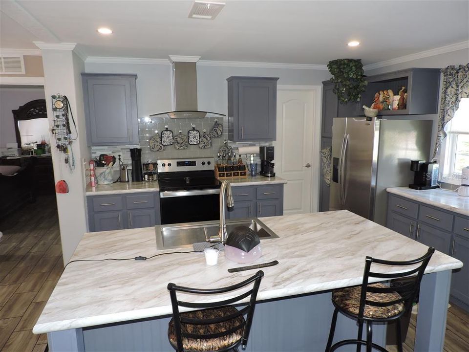 For Sale: $249,000 (3 beds, 2 baths, 1512 Square Feet)