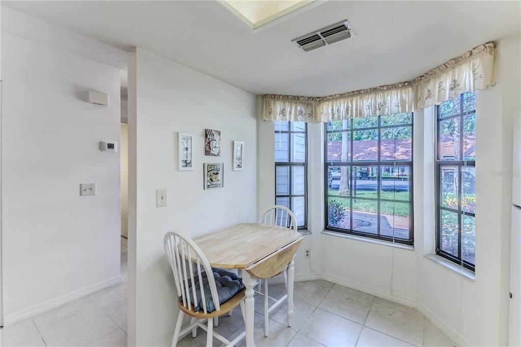 Active With Contract: $204,900 (2 beds, 2 baths, 1157 Square Feet)