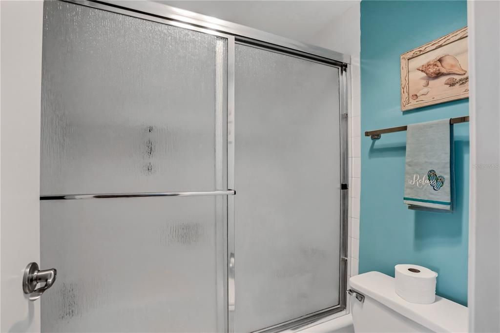 Active With Contract: $264,000 (1 beds, 1 baths, 865 Square Feet)